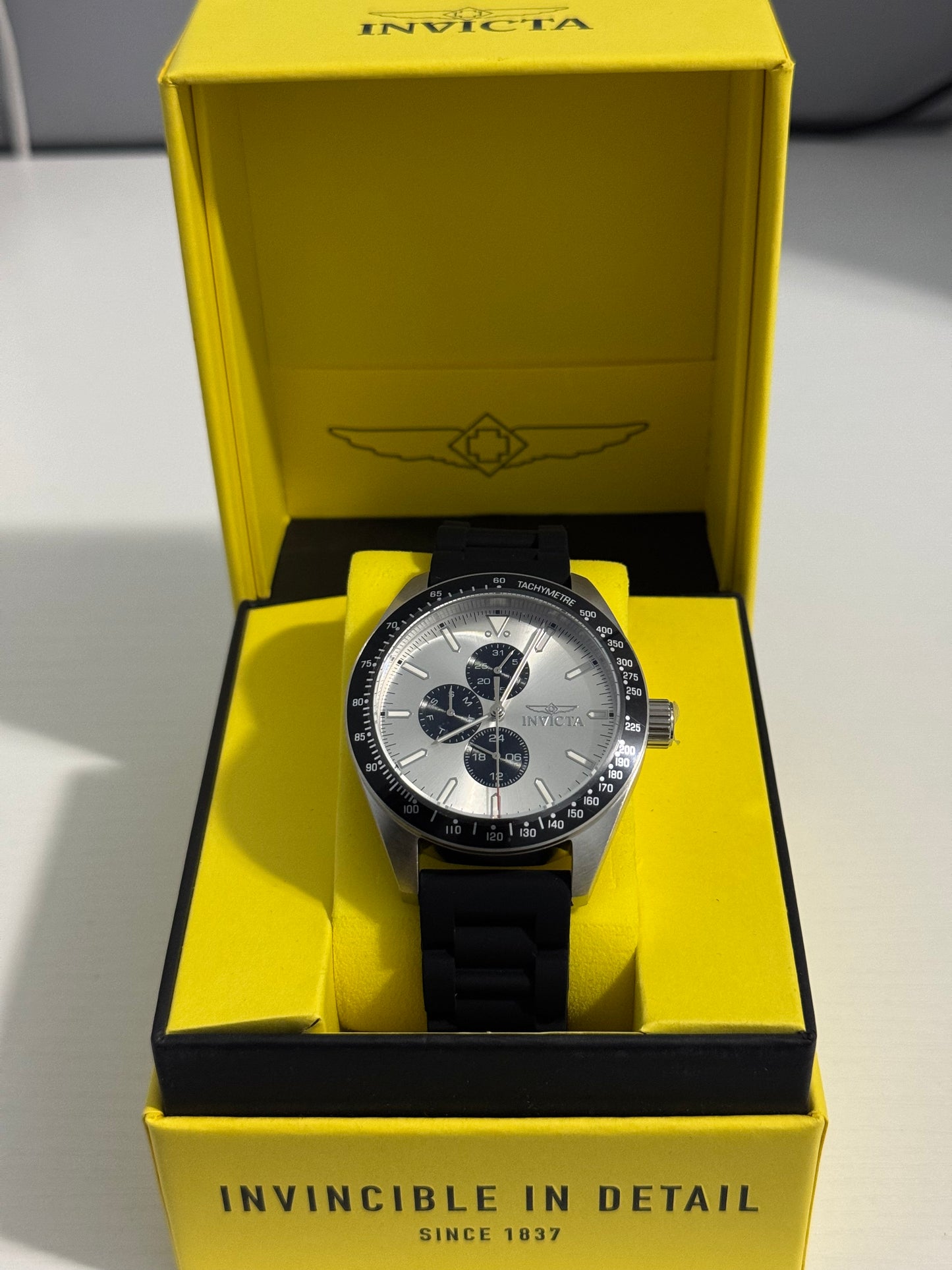 Invicta Aviator