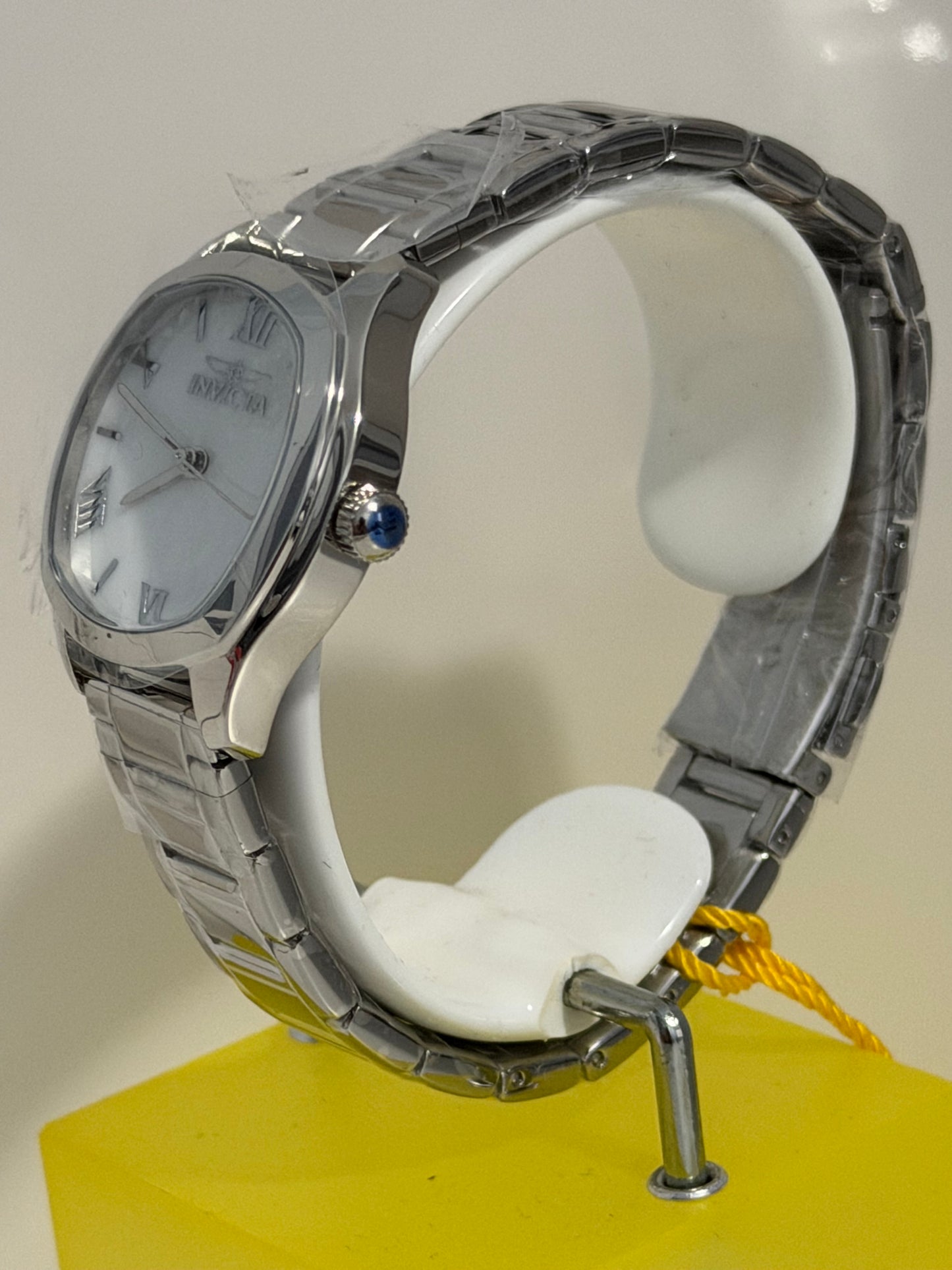 Invicta Wildflower
Women's Watch w/ Mother of Pearl Dial - 32.5mm