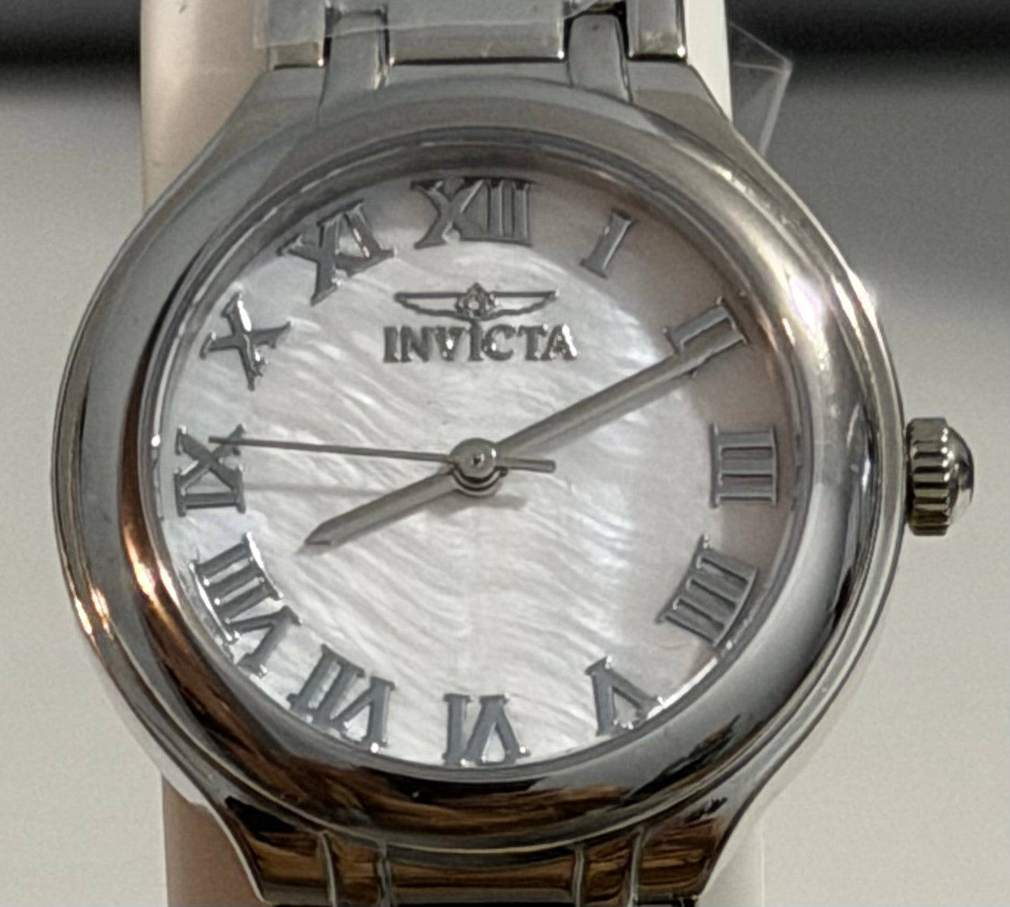 Invicta Wildflower
Women's Watch w/ Mother of Pearl
Dial - 32mm